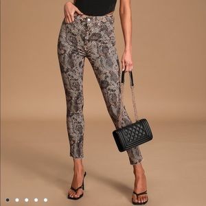 High Rise Snake Print Jeans 🐍